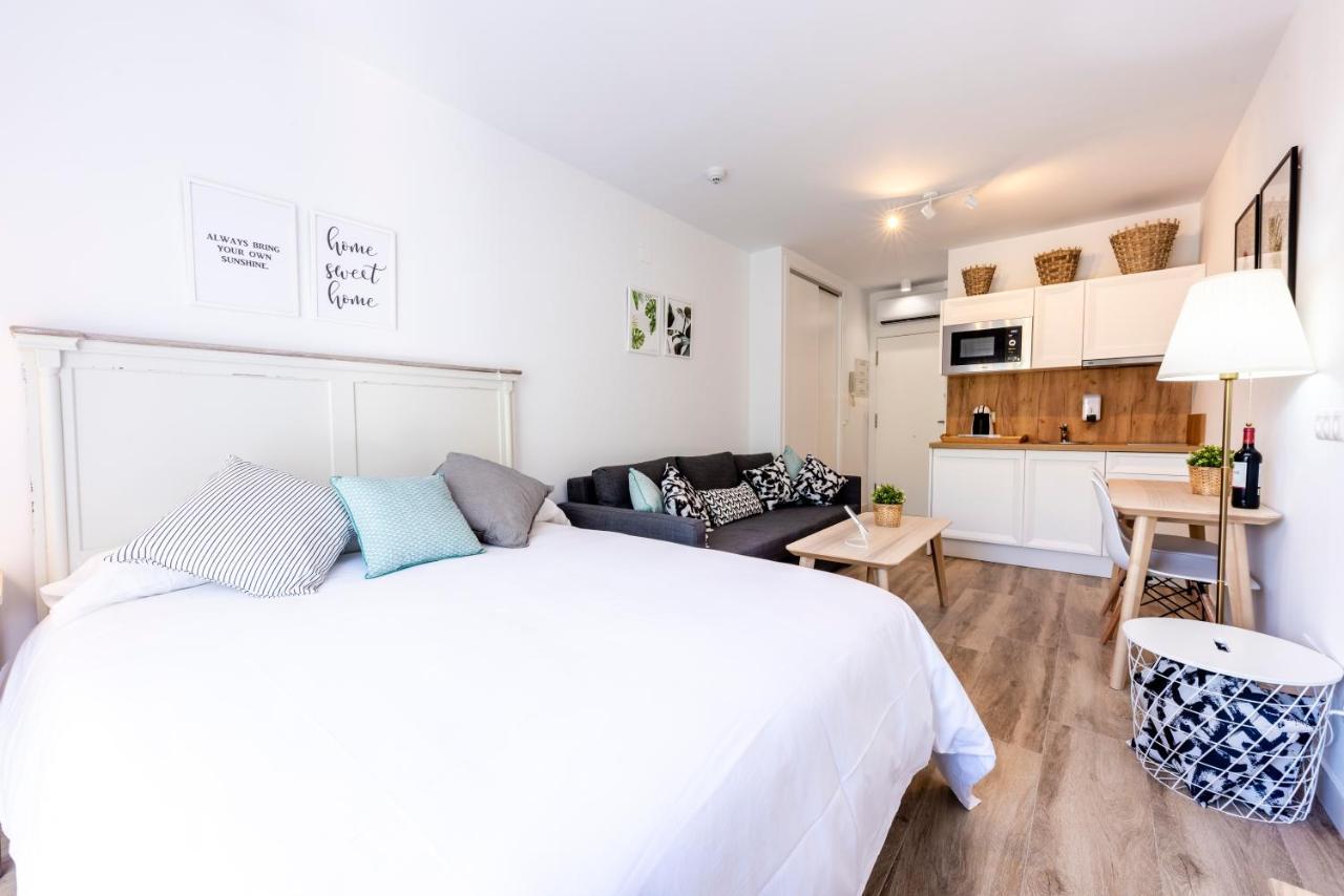 Apartamentos Toboso Plaza Нерха Экстерьер фото A studio apartment