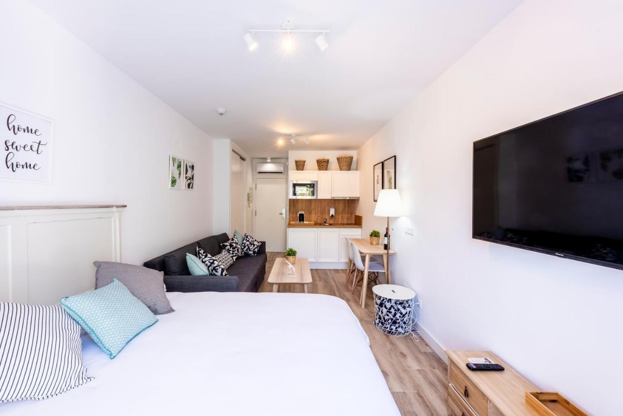 Apartamentos Toboso Plaza Нерха Экстерьер фото Studio apartment