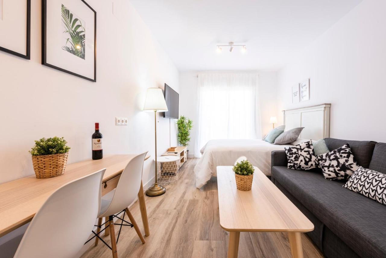 Apartamentos Toboso Plaza Нерха Экстерьер фото